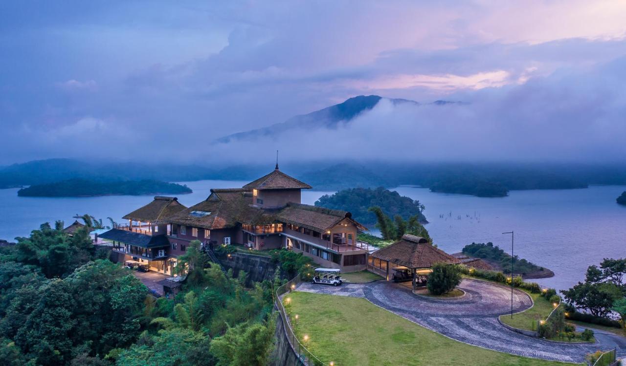 Mountain Shadows Resort Wayanad Exterior photo